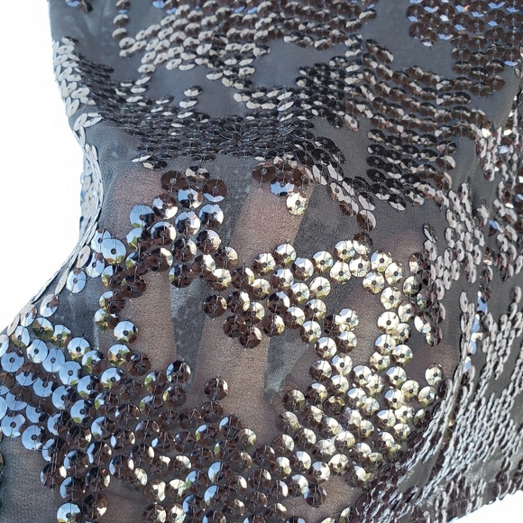 ♡3/$20 Black sheer and sequins crop tank - Picture 5 of 6